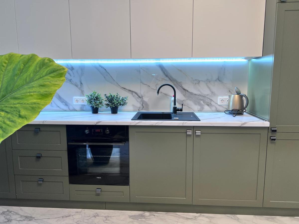 Apartment In Axis Towers, Tbilisi Business Center Luaran gambar